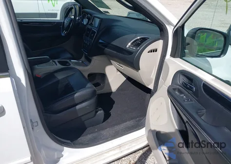 2017 Dodge Grand Caravan Sxt z USA, uszkodzony, nr VIN 2C4RDGCG9HR813951